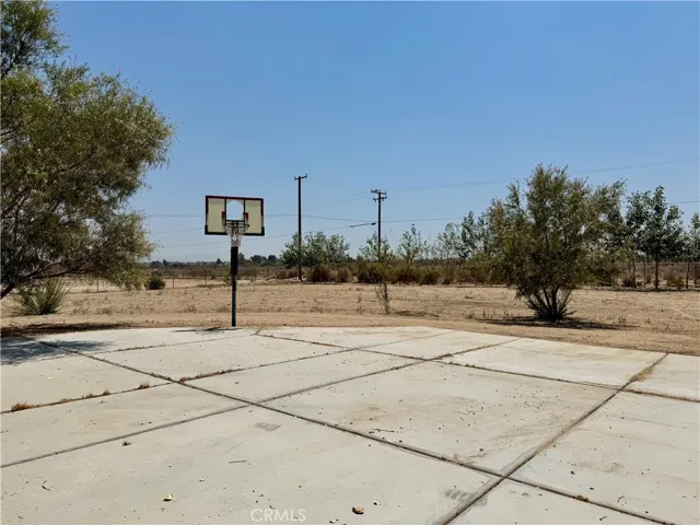 5330 Goss Road, Phelan, California 92371