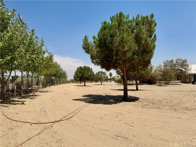 5330 Goss Road, Phelan, California 92371