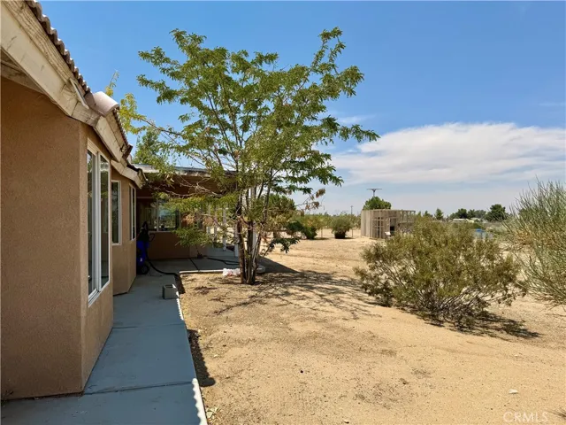 5330 Goss Road, Phelan, California 92371