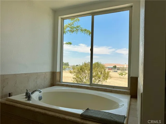 5330 Goss Road, Phelan, California 92371