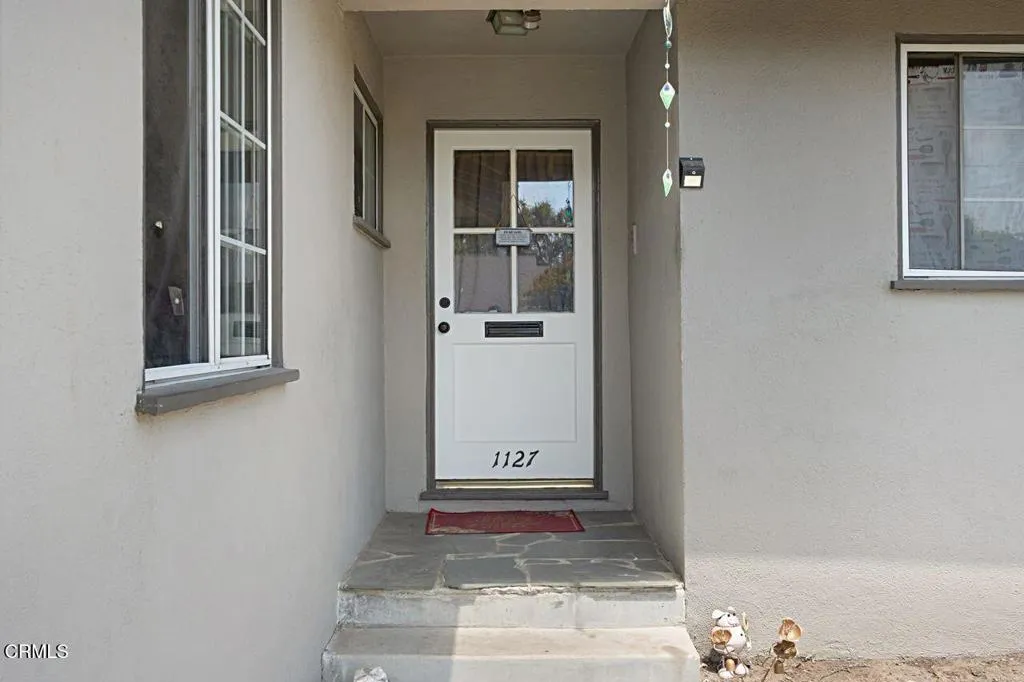 1127 Douglas Avenue, Oxnard, California 93030 home-pic-3