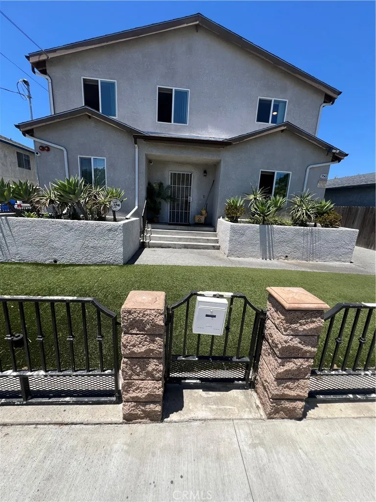 9543 Bandera Street, Los Angeles, California 90002 home-pic-0