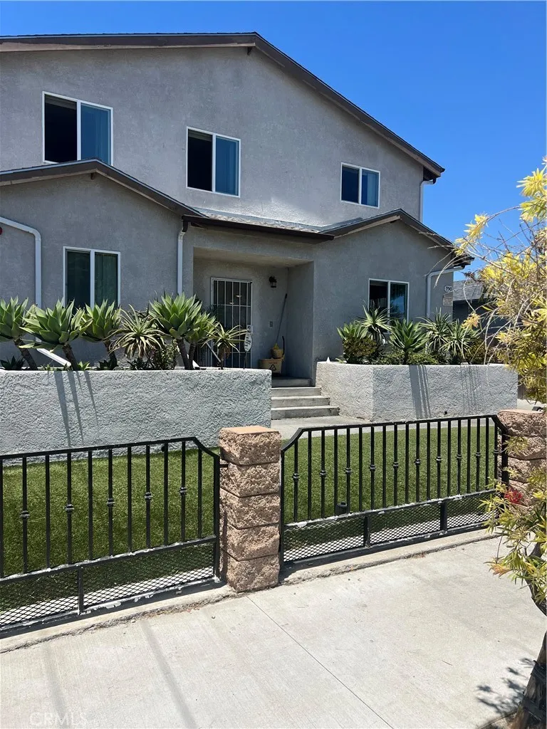 9543 Bandera Street, Los Angeles, California 90002 home-pic-2
