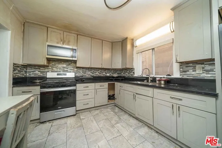 3714 W Pico Boulevard, Los Angeles, California 90019