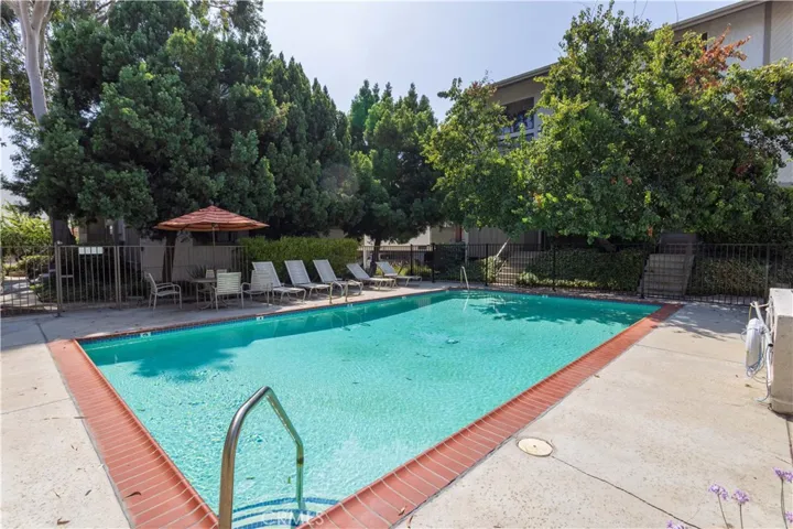 18433 Hatteras Street 508, Tarzana, California 91356
