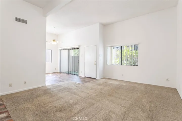18433 Hatteras Street 508, Tarzana, California 91356