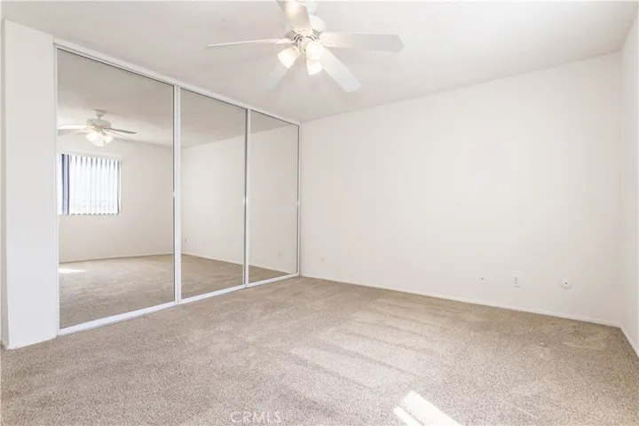 18433 Hatteras Street 508, Tarzana, California 91356