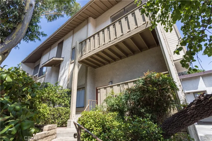 18433 Hatteras Street 508, Tarzana, California 91356