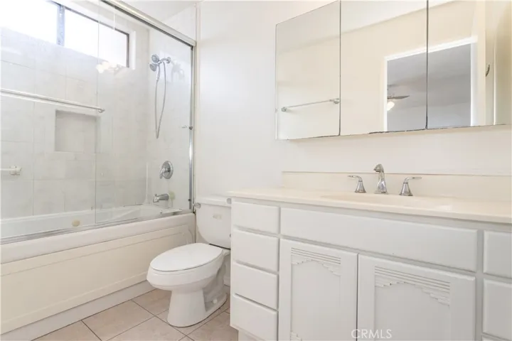 18433 Hatteras Street 508, Tarzana, California 91356