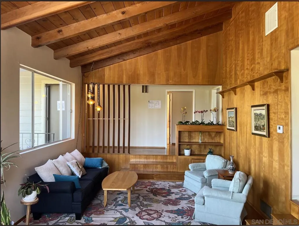 3958 Kenwood Dr, Spring Valley, California 91977 home-pic-1