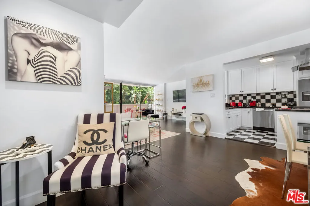 8787 Shoreham Drive 203, West Hollywood, California 90069 home-pic-1