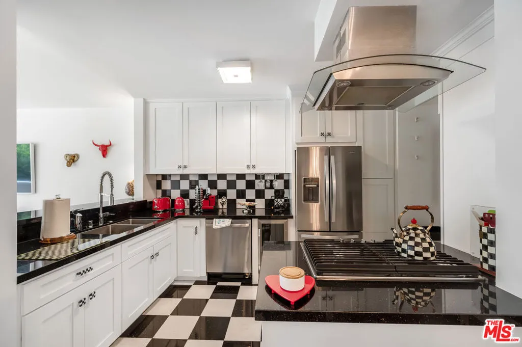 8787 Shoreham Drive 203, West Hollywood, California 90069 home-pic-5