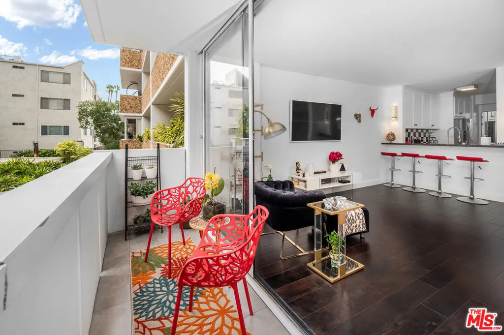 8787 Shoreham Drive 203, West Hollywood, California 90069 home-pic-7