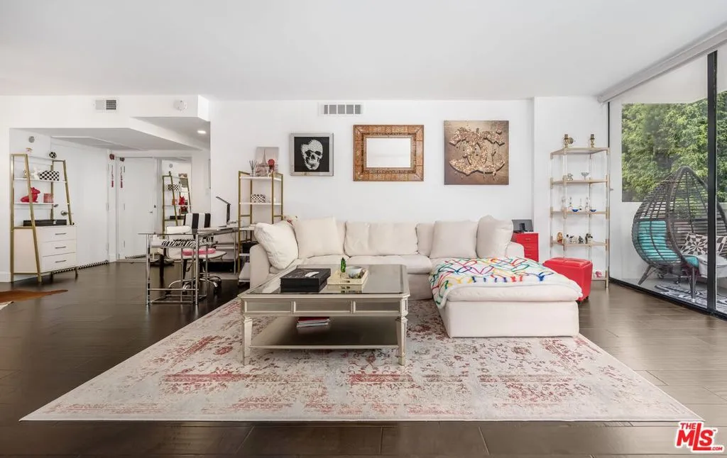 8787 Shoreham Drive 203, West Hollywood, California 90069 home-pic-4