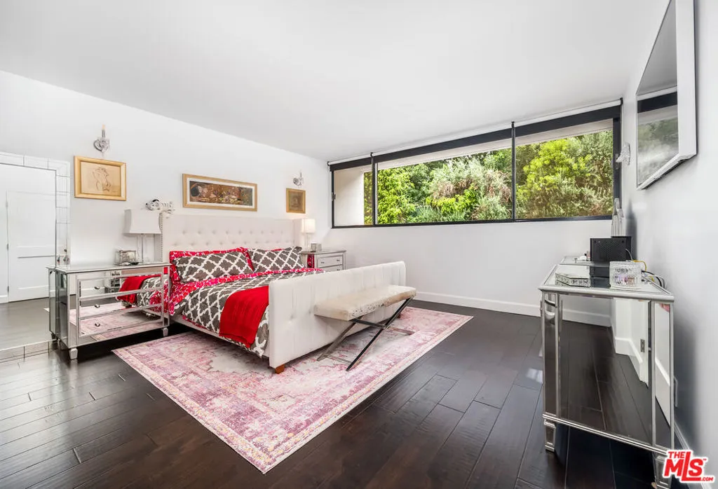 8787 Shoreham Drive 203, West Hollywood, California 90069 home-pic-6