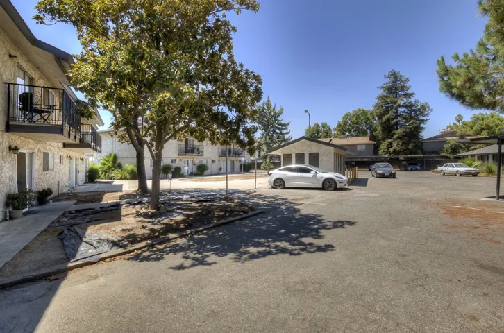 1550 Robertson Boulevard 1520, Chowchilla, California 93610