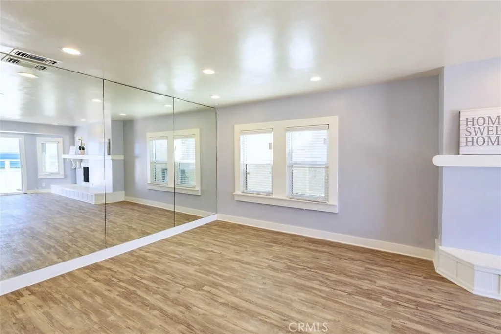 1836 The Strand, Hermosa Beach, California 90254 home-pic-21