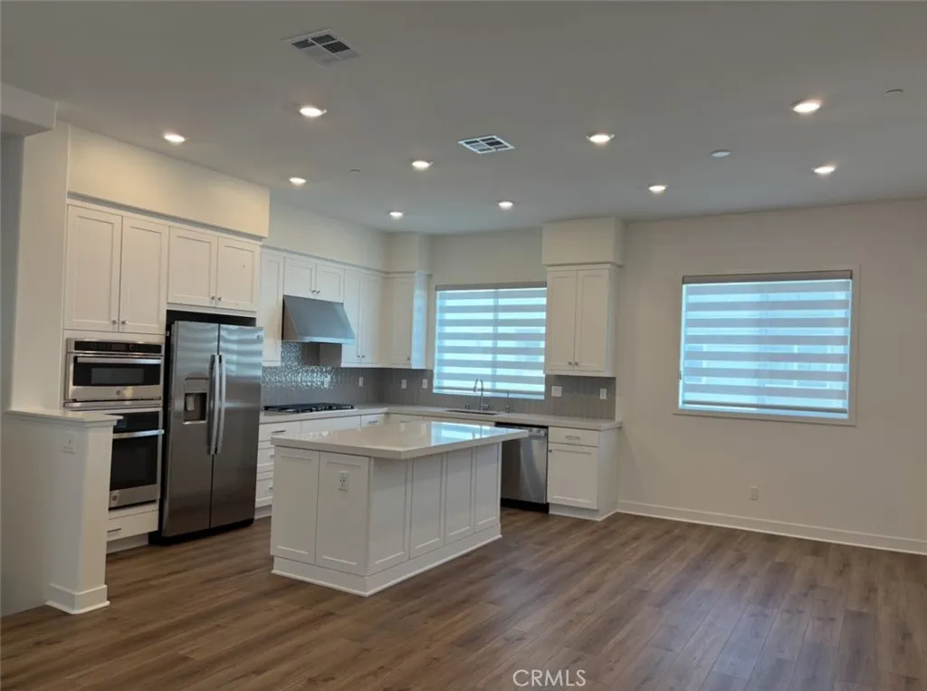 277 Lynx, Irvine, California 92618, 3 Bedrooms Bedrooms, ,4 BathroomsBathrooms,Residential Lease,For Rent,Lynx,TR25163678