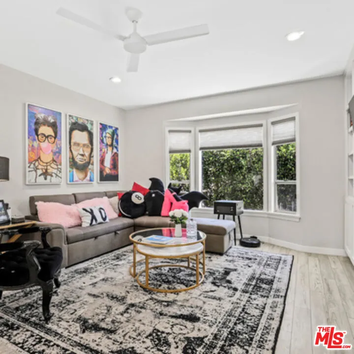 6526 6528 San Vicente Boulevard, Los Angeles, California 90048 home-pic-11