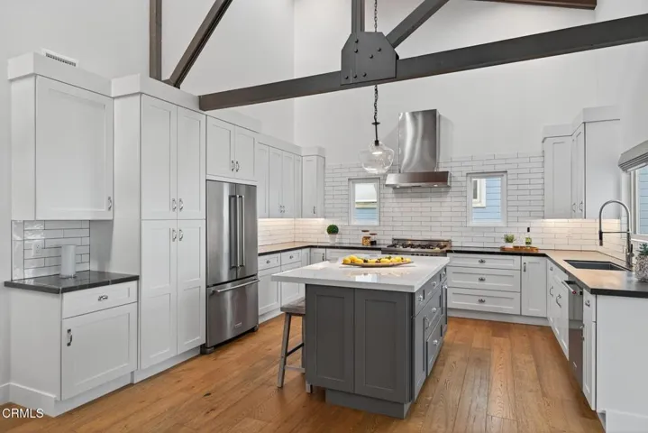 33-web-or-mls-012_UpmarketMedia-1871Terr