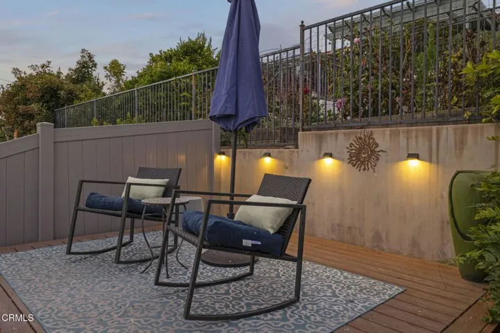 17-web-or-mls-UpmarketMedia-1871Terr-twi