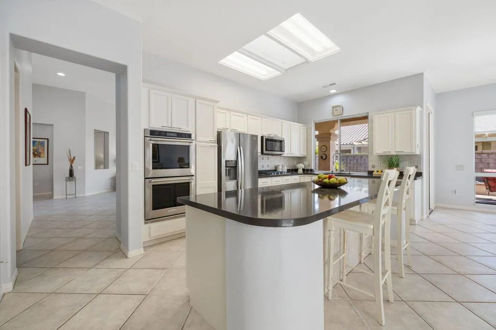 37248 Wyndham Road, Palm Desert, California 92211 home-pic-11
