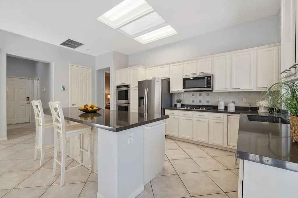 37248 Wyndham Road, Palm Desert, California 92211 home-pic-14
