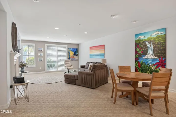 31-web-or-mls-024_UpmarketMedia_1423W-25
