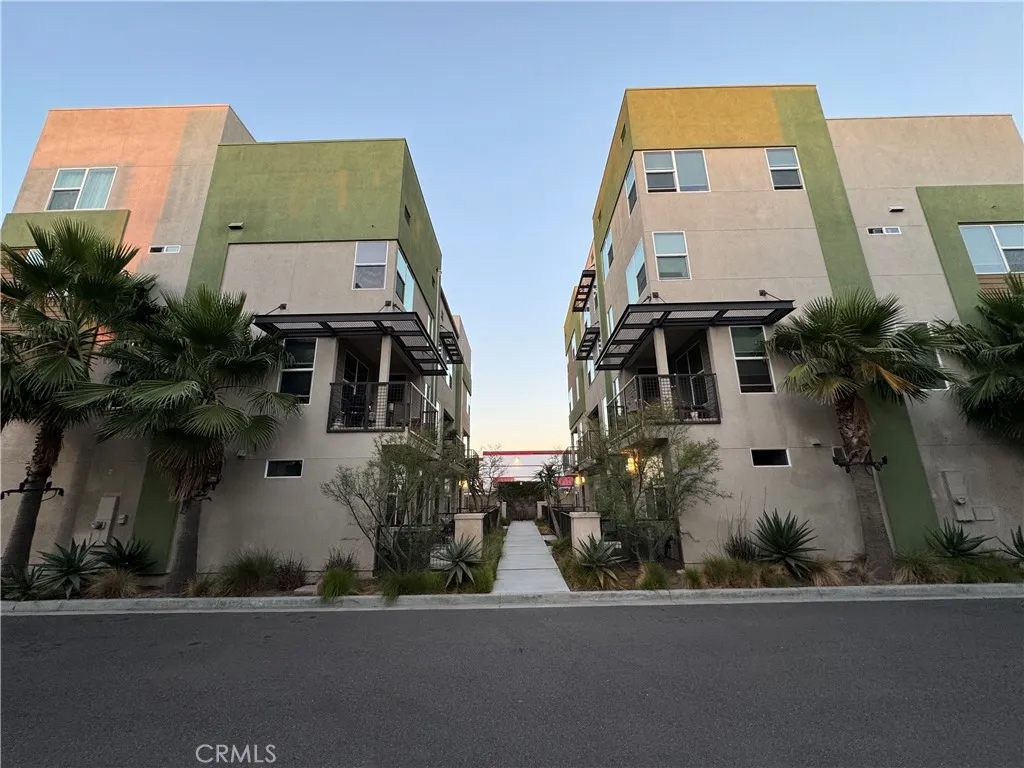 17612 Garden House Lane, Bellflower, California 90706, 4 Bedrooms Bedrooms, ,4 BathroomsBathrooms,Residential Lease,For Rent,Garden House,OC25184269