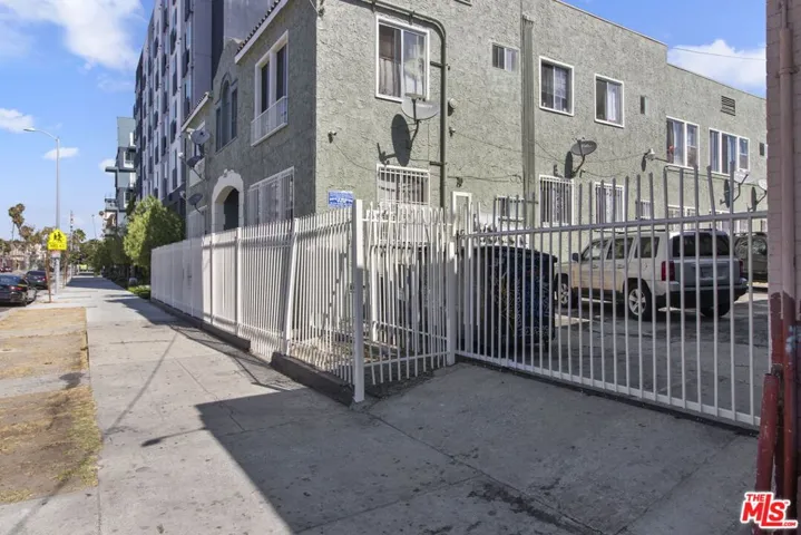 225 W Adams Boulevard, Los Angeles, California 90007