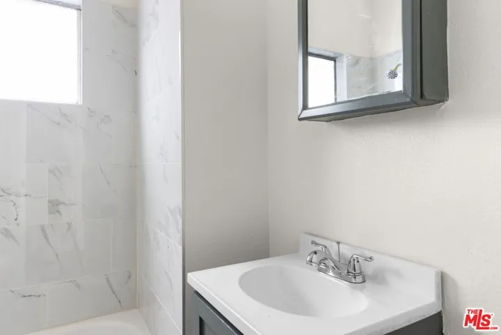 225 W Adams Boulevard, Los Angeles, California 90007
