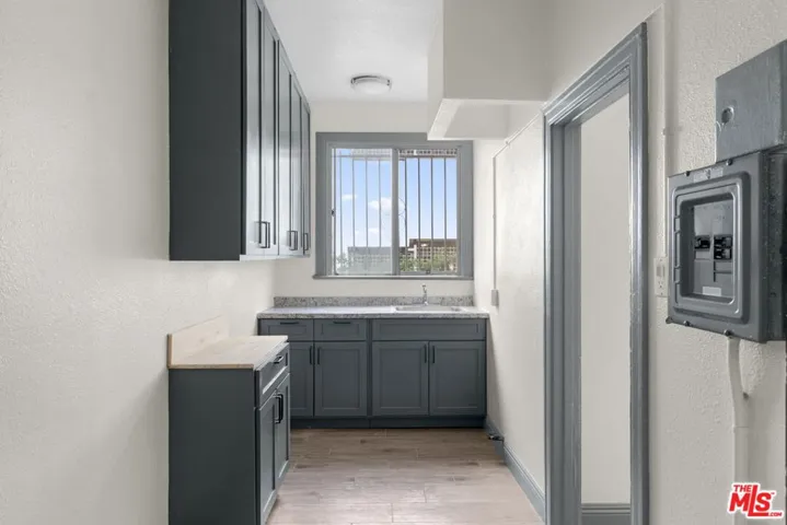 225 W Adams Boulevard, Los Angeles, California 90007