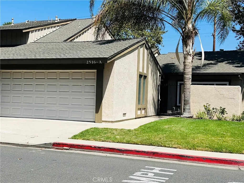 2516 N Tustin Avenue A, Santa Ana, California 92705 home-pic-0