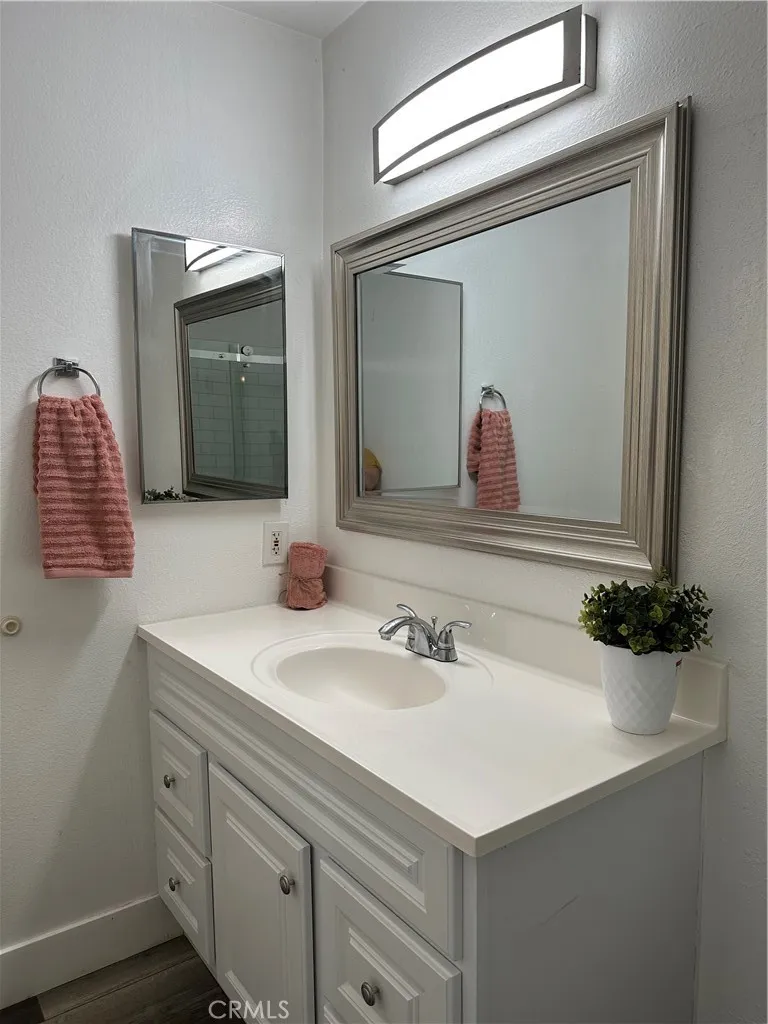 2516 N Tustin Avenue A, Santa Ana, California 92705 home-pic-4