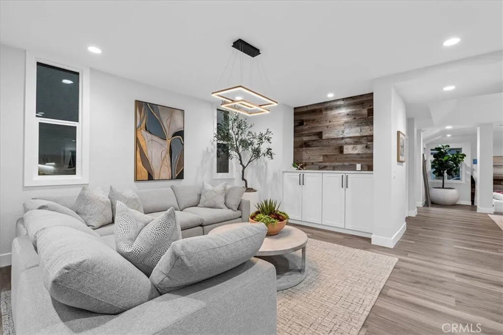 1915 Pine St, Huntington Beach, California 92648 home-pic-13