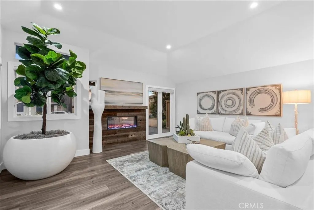 1915 Pine St, Huntington Beach, California 92648 home-pic-6