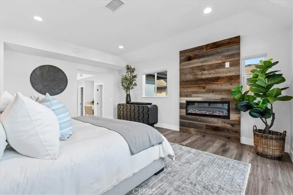 1915 Pine St, Huntington Beach, California 92648 home-pic-25