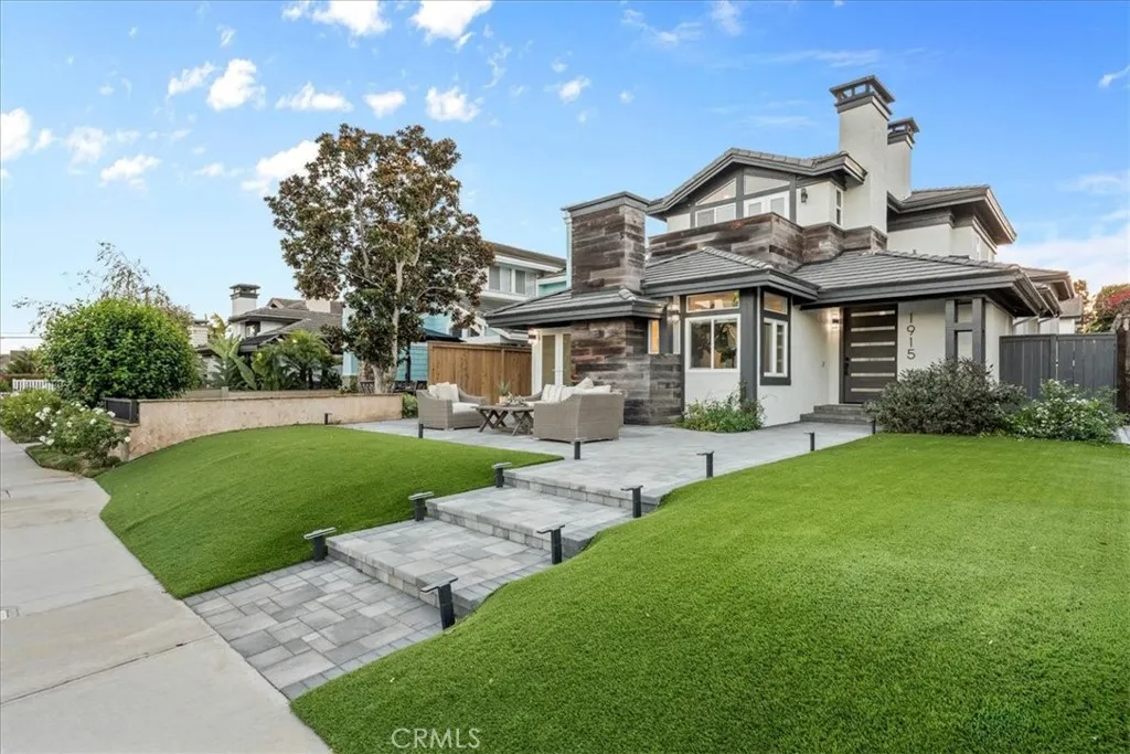1915 Pine St, Huntington Beach, California 92648 home-pic-2
