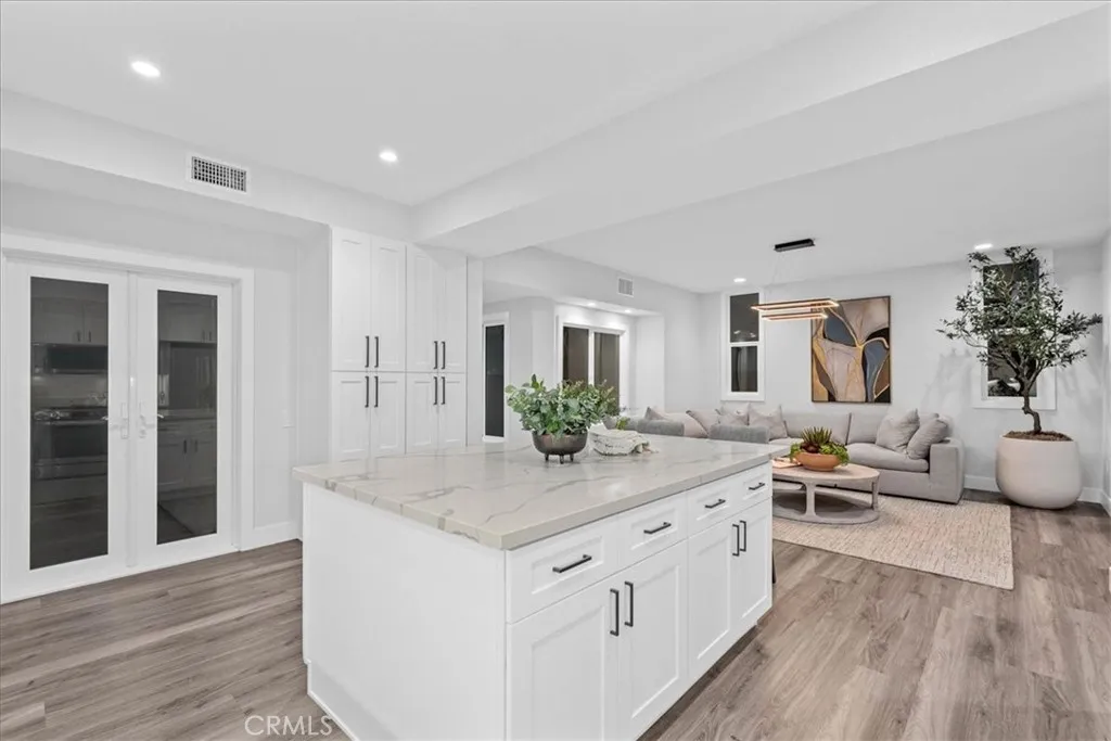 1915 Pine St, Huntington Beach, California 92648 home-pic-16