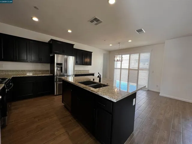 742 Iris Dr, Vacaville, California 95687