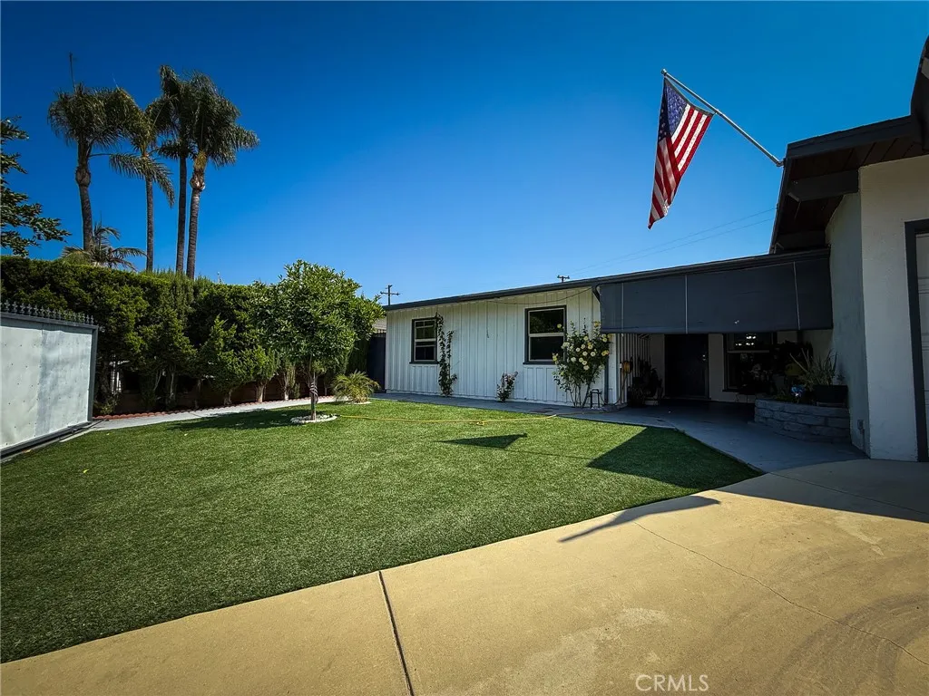 18457 E Armstead Street, Azusa, California 91702 home-pic-3
