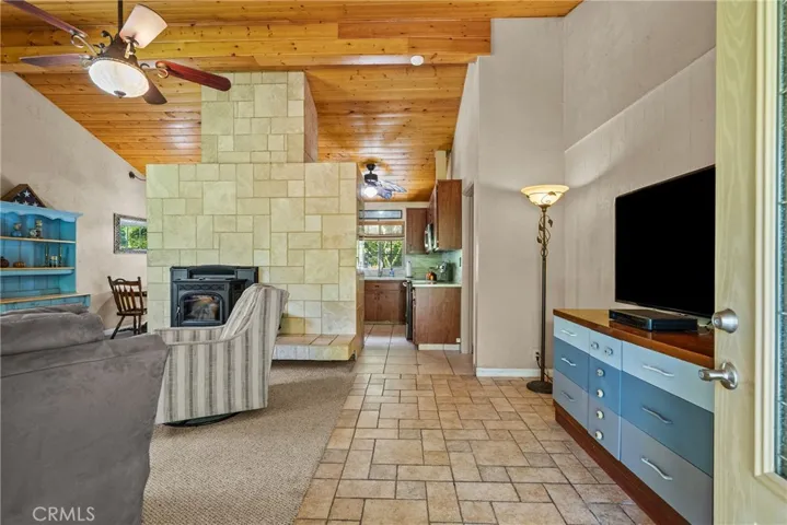 14329 Date Tree Street, Lake Hughes, California 93532