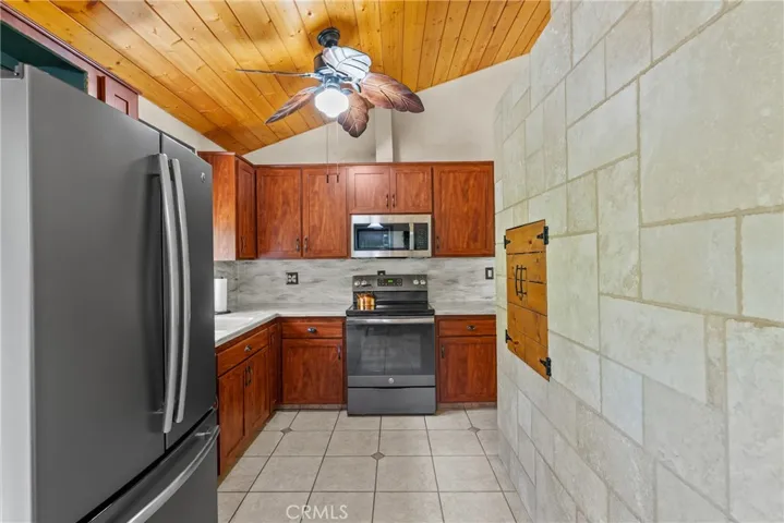 14329 Date Tree Street, Lake Hughes, California 93532