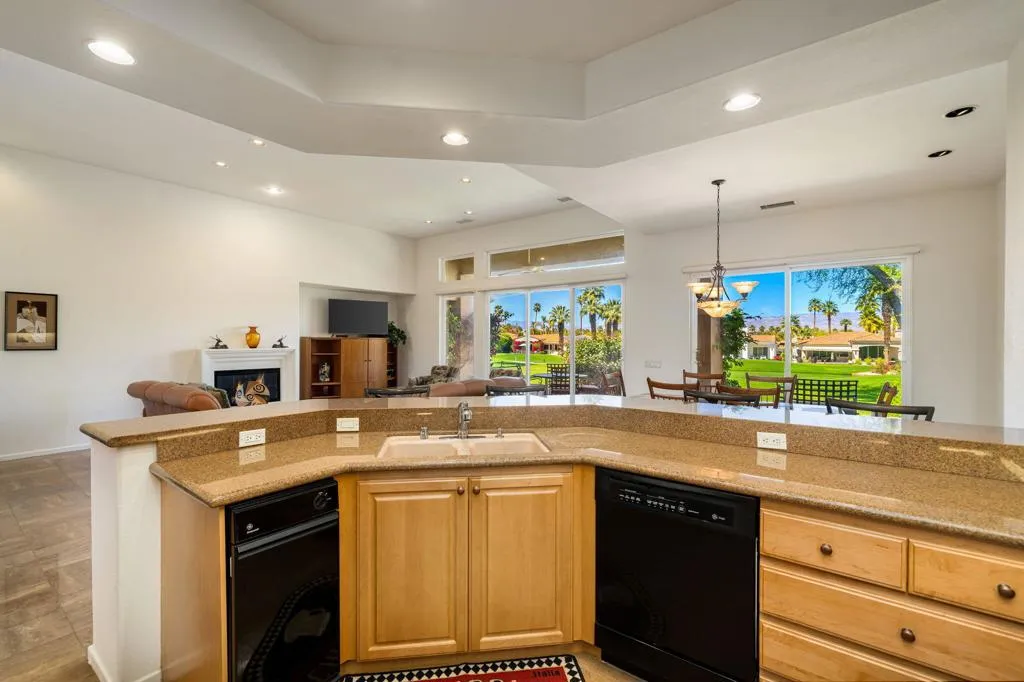 440 Gold Canyon Drive, Palm Desert, California 92211 home-pic-7