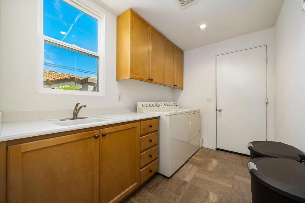 440 Gold Canyon Drive, Palm Desert, California 92211 home-pic-24