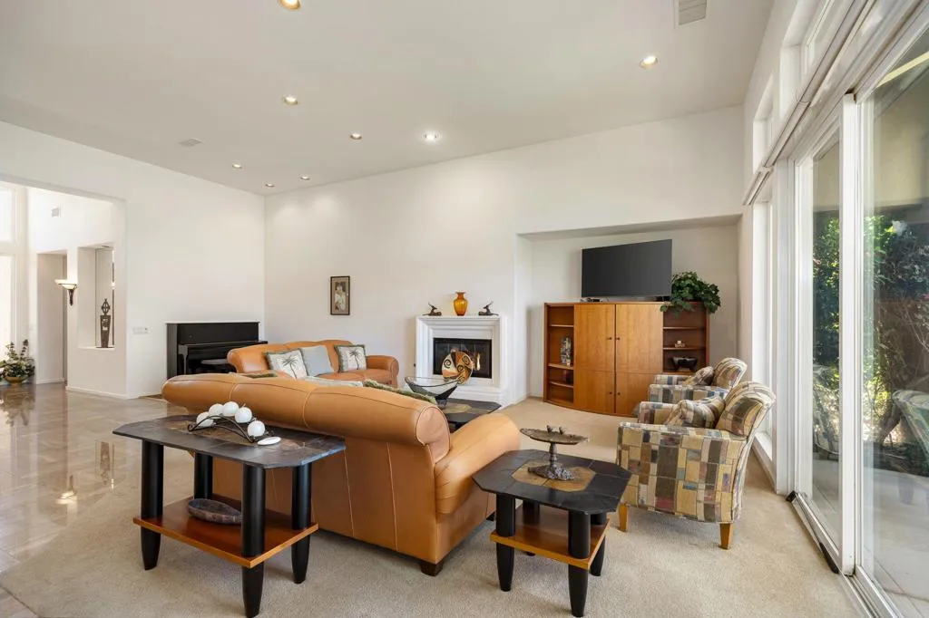 440 Gold Canyon Drive, Palm Desert, California 92211 home-pic-10