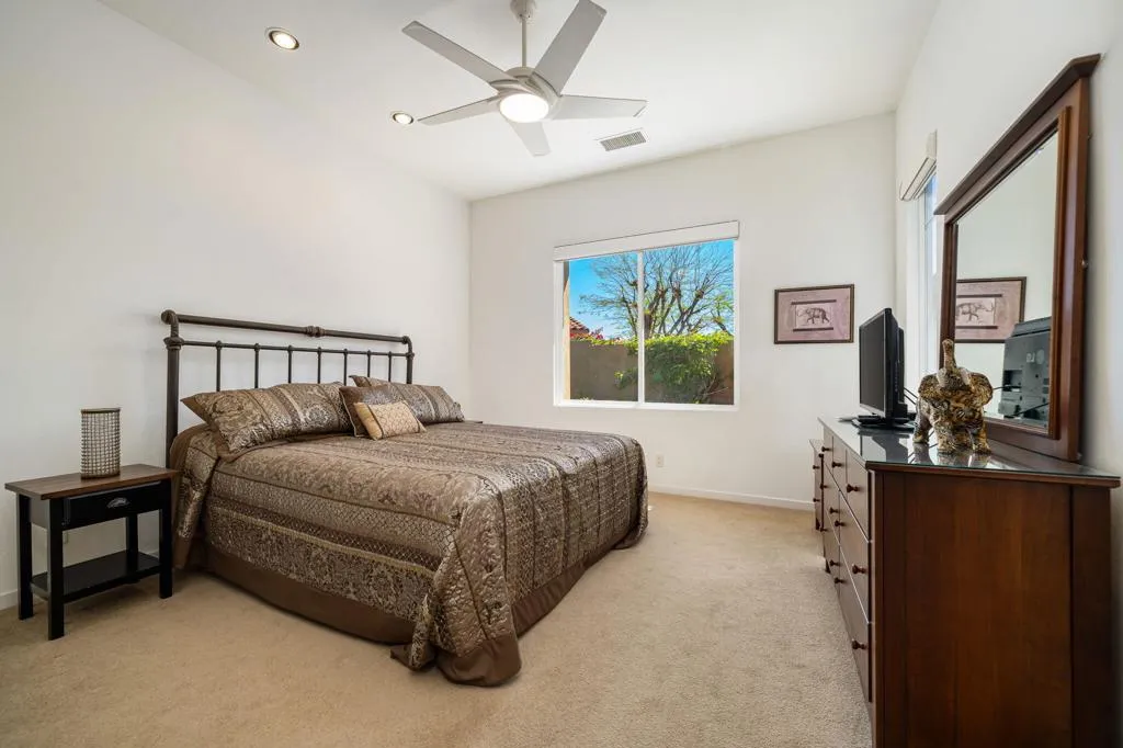 440 Gold Canyon Drive, Palm Desert, California 92211 home-pic-19