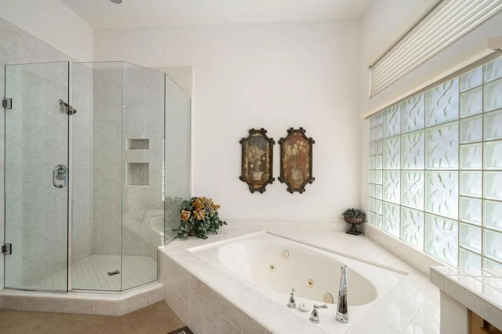 440 Gold Canyon Drive, Palm Desert, California 92211 home-pic-18