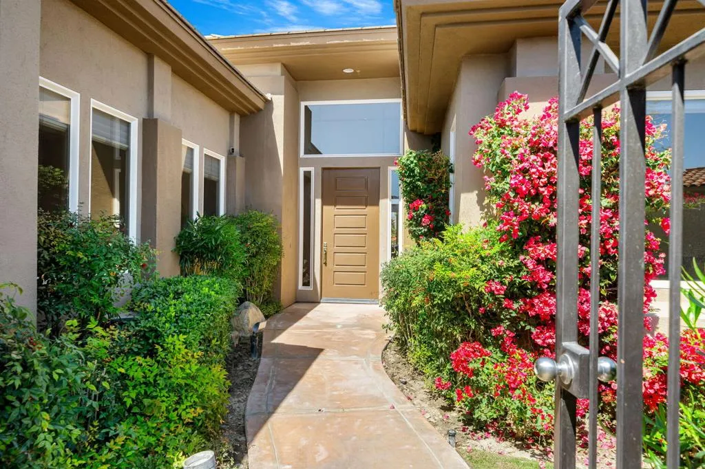 440 Gold Canyon Drive, Palm Desert, California 92211 home-pic-25