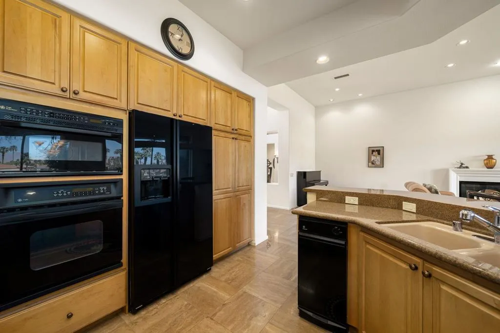 440 Gold Canyon Drive, Palm Desert, California 92211 home-pic-14